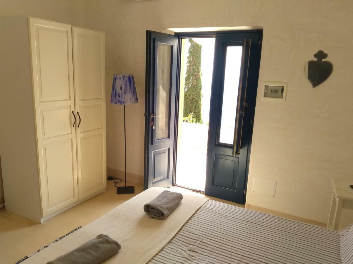 Bed and Breakfast Alicudi Giardino Dei Carrubi- Al Gradino 365 Zewnętrze zdjęcie