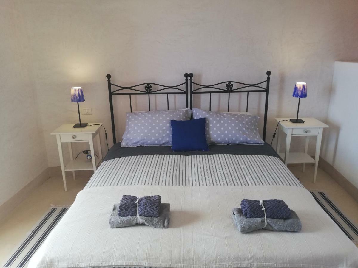 Bed and Breakfast Alicudi Giardino Dei Carrubi- Al Gradino 365 Pokój zdjęcie